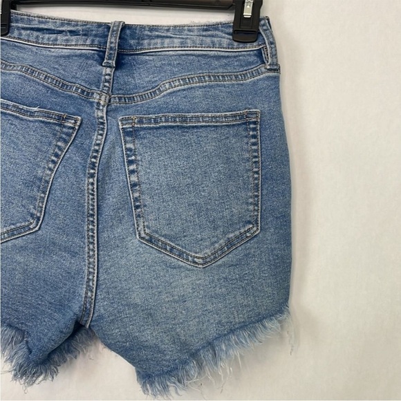 Free People We The Free Curvy Vintage Hi Rise Button fly Jean Shorts. Size 25. - Picture 9 of 13